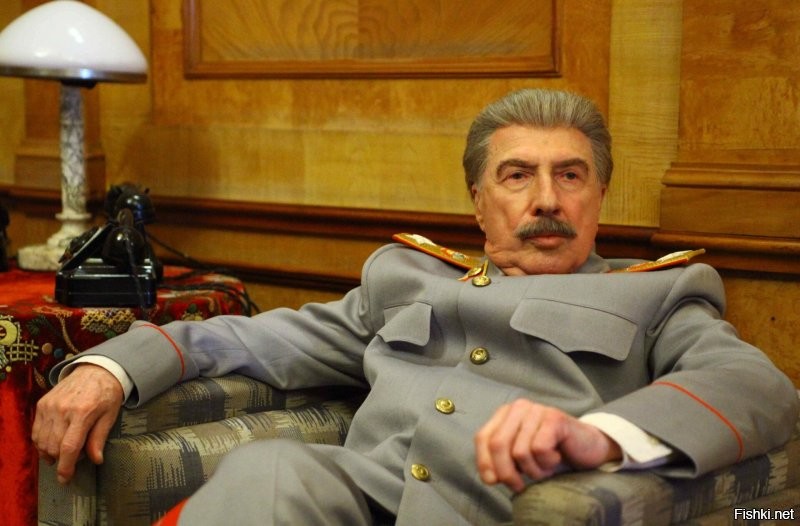 Я офигел,когда Игоря Квашу увидел в роли Сталина. Но Юрский и Збруев вообще не попали в типаж.