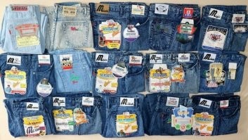 мавины которые мальвины вроде первые массовые варёнки были.. к ним полагались футболка "гуси" свитер "бойз" и кросовки "абибас"..