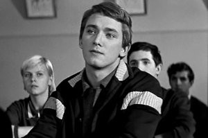 Фильм. "Доживем до понедельника" 1968г. Форма есть, формы нет - чудеса?Тоталитарный совок все же разрешал не носить школьную "обязательную" форму или фильм фантастический?))