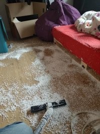 Уй, это пипец! Я один раз так собирала, после не вполне удачной попытки досыпать наполнитель в мешок через воронку. Пылесос справился, но убить его можно на раз-два, он очень быстро забивается и начинает выть, тут вовремя остановиться и вычистить, и так много раз.
