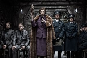 Где-то я видел как людей протеиновыми батончиками из тараканов кормят. Есть можно, но это просто корм. И фраза из Кин-Дза-Дза вспоминается.
- Каша есть. Пластиковая.