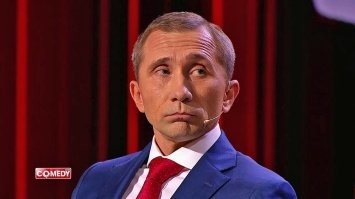 Простые люди, которые похожи на звезд, как близнецы