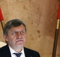А думу после расстрела так и не отреставрировали? Имею ввиду стену.
