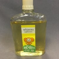 ...Два больших флакона были популярны под занавес СССР...