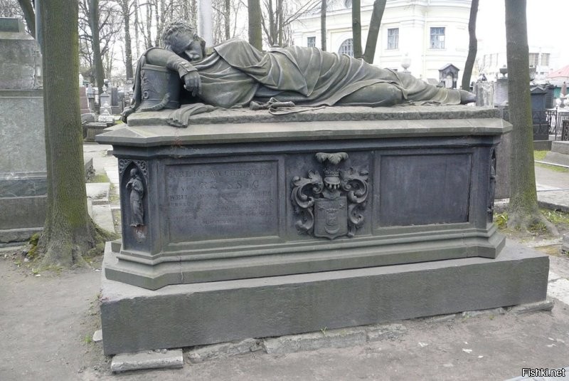 Самые необычные надгробия в мире