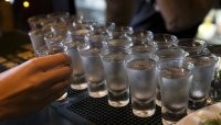 1. Пригласить друзей.

2. Достать запотевший пузырь, всем налить, выпить - крякнуть

3. Картошку нарезать на бруски 1 см (или как получится) - выпить, крякнуть
4-9.
10. Вспомнить детство.
11. Снять с плиты подгоревшую картошку.
12. Утром почувствовать себя аристократом.

13. ОБЯЗАТЕЛЬНО всё повторить в следующий раз в той же последовательности