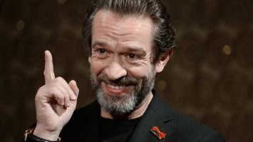 Влюблённым пришлось пожениться в самолёте из-за шторма