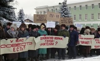 Покажите это фото фанатикам немцова.
Хотя им что угодно говори, боря реформатор и либерда-спаситель...какого политика потеряли.