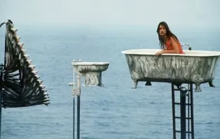 Примерно как в этом фильме!
"Не упускай из виду".