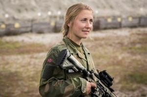 Изнасиловать меня хочешь? А придется...