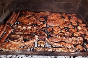 9 из 12 самое странное что пробовал чинчулин , печёная на костре кишка телёнка. не советую спретва подали блюдо, потом объяснили что такое.
Угадайте что из этого чинчулин?