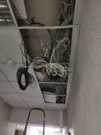 Ужос нашего городка.Слева ещё столько же.