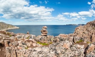 Приезжайте в  Мурманск.  Териберка и прочие окрестности  одинаковые до степени смешения.