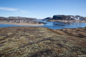 Приезжайте в  Мурманск.  Териберка и прочие окрестности  одинаковые до степени смешения.