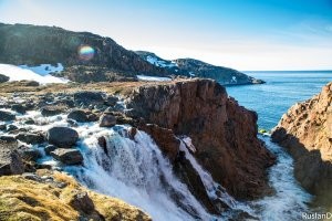 Приезжайте в  Мурманск.  Териберка и прочие окрестности  одинаковые до степени смешения.