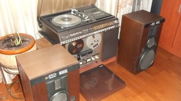 У  меня до сих пор есть именно такой Grundig RPC 350, правда недавно перестал работать тумблер питания, но сам аппарат остался в включенном состоянии и я выключаю его кнопкой на удлинителе. Звучание мне очень нравится.