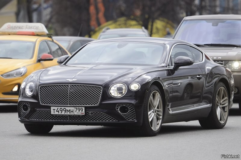 Адекватный человек никогда не будет такой херней заниматься.
Если автомобиль дорогой, и так понятно что не бедный и не простой человек в нём едет.