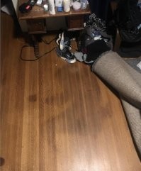 Только недавно тут где то видел пост про пасхалку в Симс (игре) - где есть очень дешевый дом на продажу, но если в гостиной убрать ковер там селом будет след в форме тела)