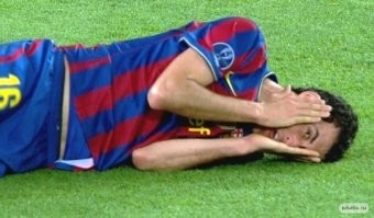 Реакция футболистки,  увидевшей на экране свой сломанный нос