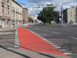 Как-то так организовано велодвижение, плюс высокая культура поведения на дорогах.