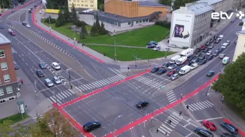 Как-то так организовано велодвижение, плюс высокая культура поведения на дорогах.