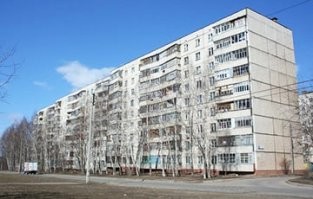 её высота примерно как панельная 9-ти этажка