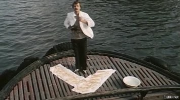 - Люба! Он моет макароны!
- Ну, он же специалист, ему виднее… 
- Люба! Он их сушит. ..