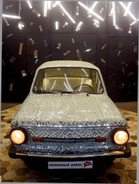 А зеркал тоже много не бывает!