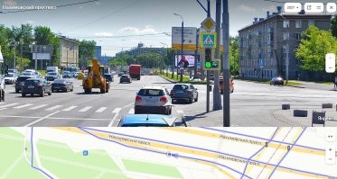 Похожий съезд с нахимовского к варшавке через дублер. 
Только спустя несколько лет сделали светофор на котором понятно на какой сигнал ехать.