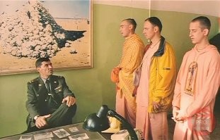 Посмотрел на "кришнаитов" - вспомнил, как много их было...  От армии "косили".