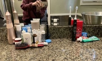 Уверен, что кожа на лице у него ничуть не хуже, а может и лучше чем у неё.