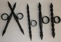 Схватился за это самое сантэнсу как за ручку двери и выворачивай палец противника как хочешь..Тот безобидней котенка в миг станет