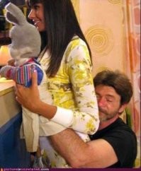 На руку - удобнее.