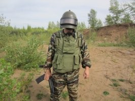 Автор, на фото тот самый 6Б3, подскажи нахера нужен еще один "лифчик"?