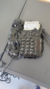 Сколько придурков вокруг. Но одно фото понравилось, такой аппарат можно оставить как декоративный элемент.