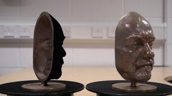 Там не шар. А скорее круг.