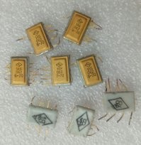 А что не так? Ту же 106-ю серию уже вовсю клепали в начале семидесятых. И да, обратите внимание на ромб военной приёмки на корпусе. Иное дело, что до наших дней эти микросхемы практически не дожили, ибо все были пущены на аффинаж.