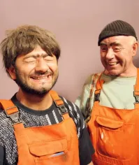 Тут бы точнее выяснить нужно - с какой целью? Изнасилование или каннибализм?
 Статьи то разные...