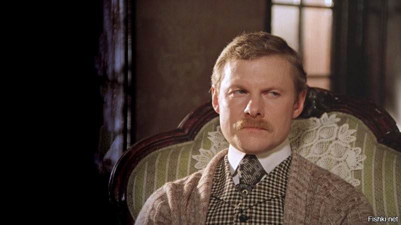 Да у нас многих актёров путают с персонажами

Если смотреть «Простоквашино» с закрытыми глазами, вы услышите, как Вальтер Шелленберг выговаривает графу де Тревилю за то, что тот купил кеды вместо валенок