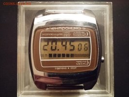 Мои первые часы были такие, но у меня их сняли с руки. (ограбили) 
Потом были механические, Луч, живы до сих пор.