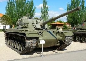 Tank M48, также «Паттон III» (англ. Patton III) или «Паттон 48»   средний танк США 1950-х годов.
Наклепали 12000 экз.