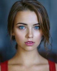 Есть же естественная красота, зачем уродов внимание обращать?