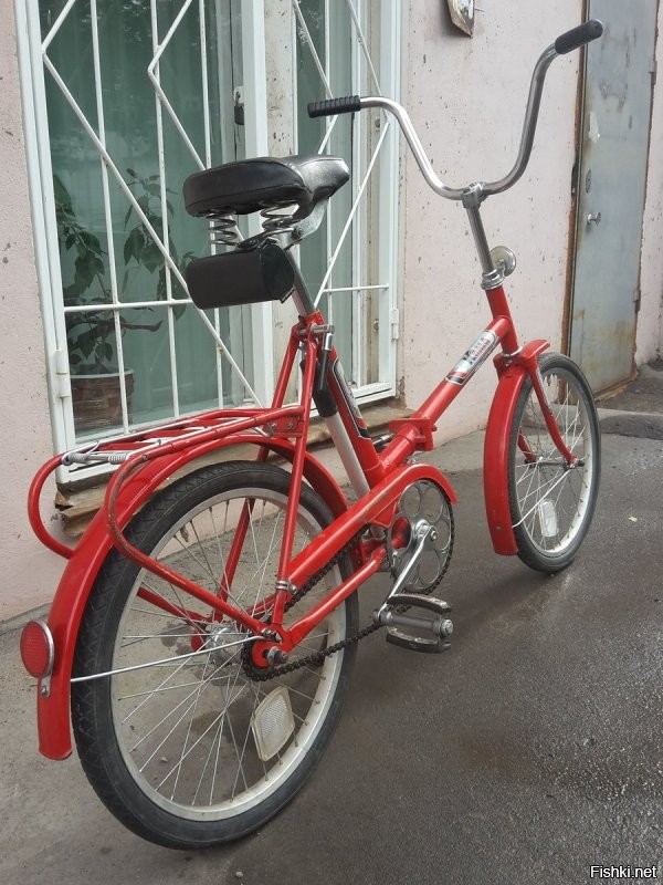 в смысле "в каком"? написал же - под седлом
вот, прям как последняя из Кам, что у меня была, уже Made in Russia. Только переднего тормоза почему-то нет (у меня был) и катафоты стремные