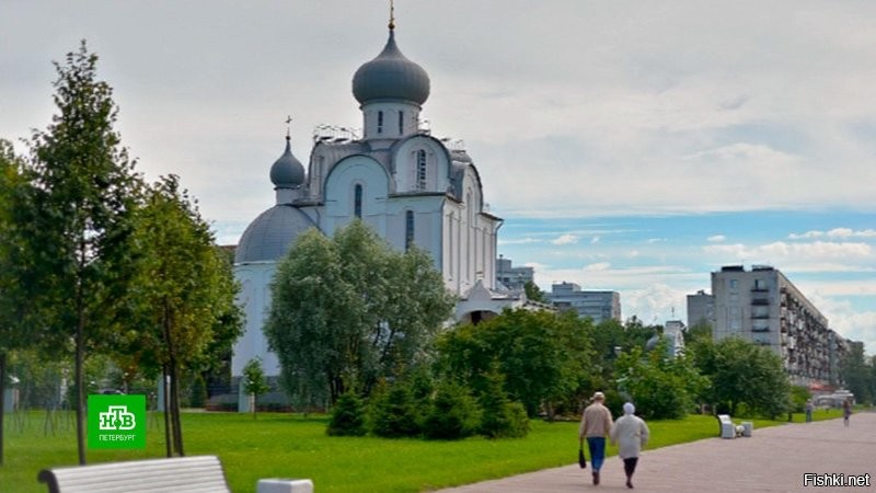 Ну хоть фотки правильные вставляйте. А у Вас Благовещенская церковь на Ваське. Вот этот храм на Пискарёвском: