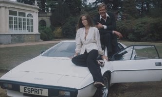 Lotus-Esprit S1 1976 г. "засветился" в фильме про Джеймса Бонда (007). 
Фильм 1977 года «Шпион, который любил меня» с Роджером Муром.