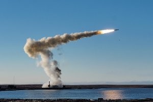 На последней фотке знак, запрещающий запускать крылатые ракеты