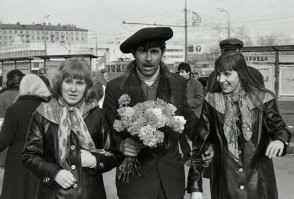 И в 70 - е были чернильницы .