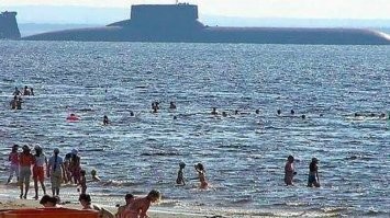 Не 81-й, 2001-й. Но вообще-то, насколько помню, это вообще фотошоп.