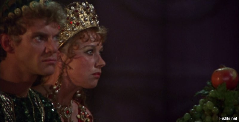 Хелен Миррен прославилась Калигулой. Скандальный фильм был просмотрен всеми, плевались многие, шокированы были поголовно все, но уж не запомнить актеров и сцены было невозможно.
