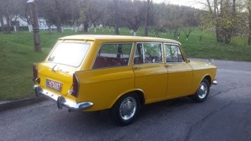 Самое интересное у универсала, конечно, сзади.
